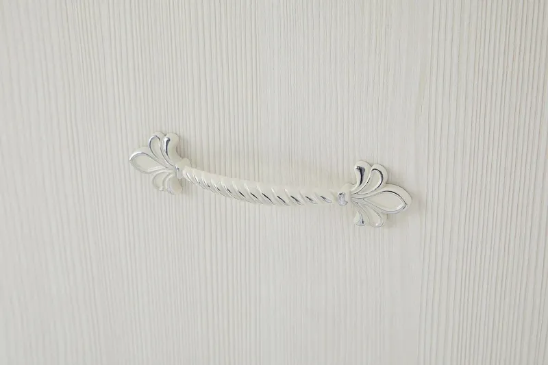 Шкаф двухдверный "Элана" гостиная Бодега белая